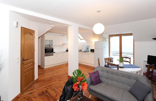 Vernou-sur-Brenne Apartment | Homerez - Apartment in Vernou-sur-Brenne