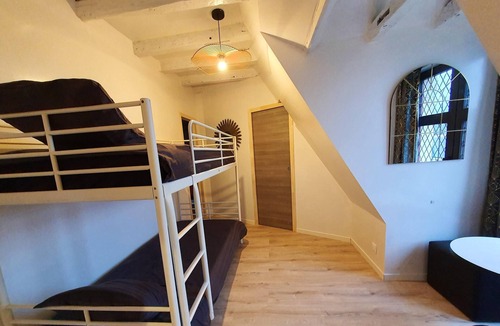Vernou-sur-Brenne Apartment | Homerez - Apartment in Vernou-sur-Brenne