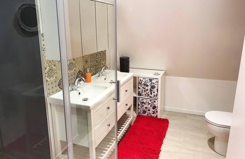 Vernou-sur-Brenne Apartment | Homerez - Apartment in Vernou-sur-Brenne