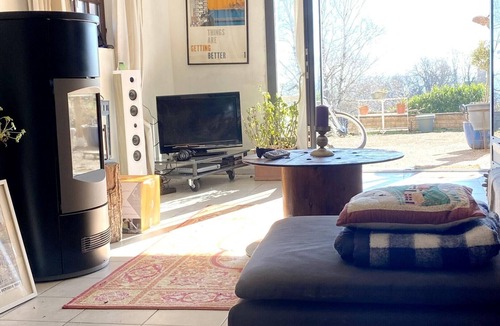Gaillac Apartment | Homerez - Apartement for 3 ppl. with shared pool, garden and terrace at Gaillac