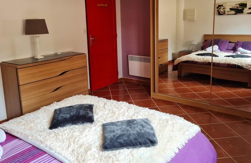 Maurens Apartment | Homerez - Apartement for 8 ppl. with shared pool, garden and terrace at Maurens