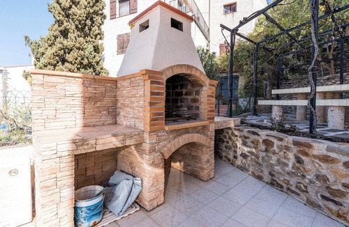 Banyuls-sur-Mer Apartment | Homerez - Apartment Banyuls, pool