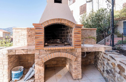 Banyuls-sur-Mer Apartment | Homerez - Apartment Banyuls, pool