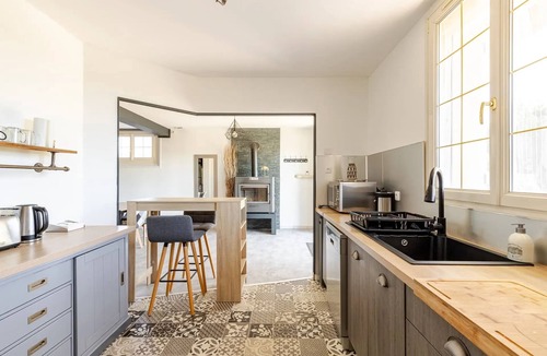 Poulan-Pouzols Apartment | Homerez - Apartment Poulan-Pouzols