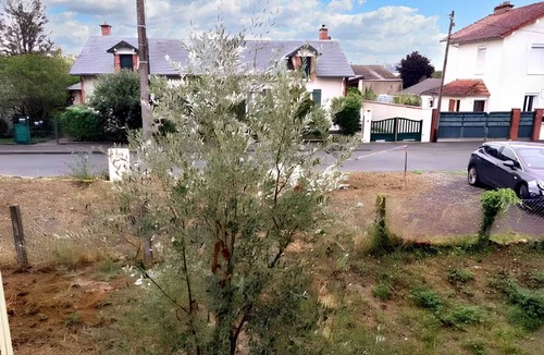 Chateaudun Apartment | Homerez - Apartment Châteaudun