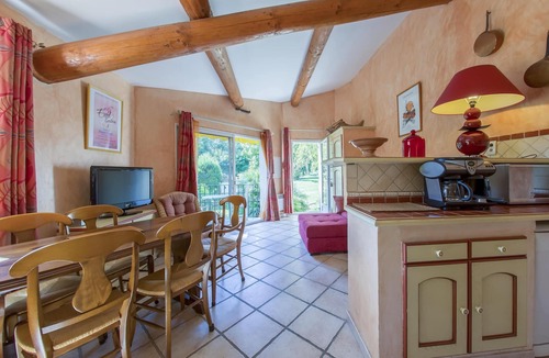 Forcalquier Apartment | Homerez - Apartment for 2 pers. with shared pool in Forcalquier