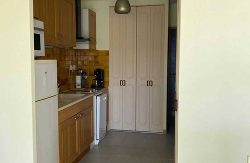Aigues-Mortes Apartment | Homerez - Apartment Aigues-Mortes