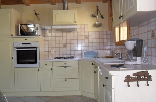 Hauteluce Apartment | Homerez - Apartment Hauteluce, mountain view