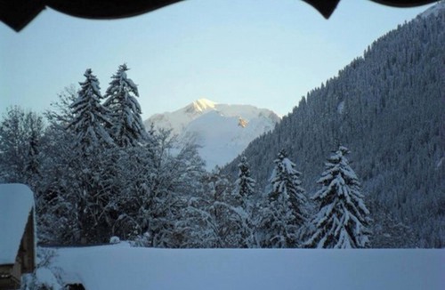 Hauteluce Apartment | Homerez - Apartment Hauteluce, mountain view