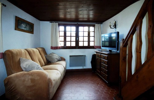 Estavar House | Homerez - Apartment in Estavar