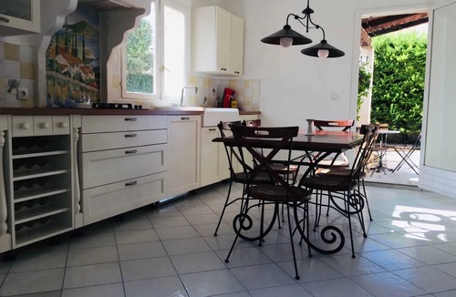 Plan-de-Cuques Apartment | Homerez - Apartment in Plan-de-Cuques