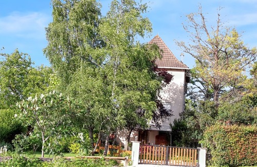 Villeneuve d'Aveyron Apartment | Homerez - Apartment in Villeneuve