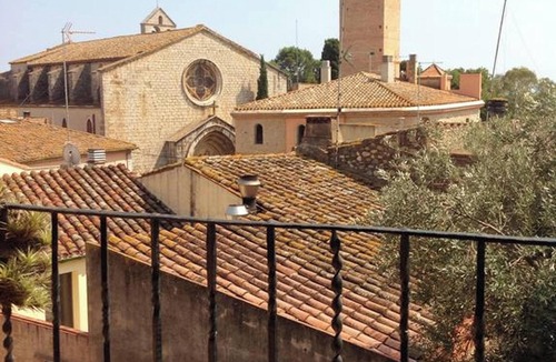 Perelada Apartment | Homerez - Apartment in Peralada