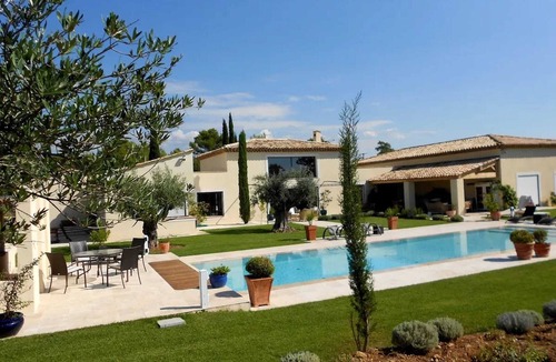 Seillans Apartment | Homerez - Apartment in Seillans