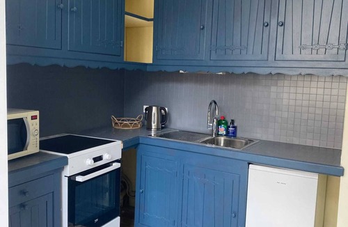 Les Andelys Apartment | Homerez - Apartment Les Andelys