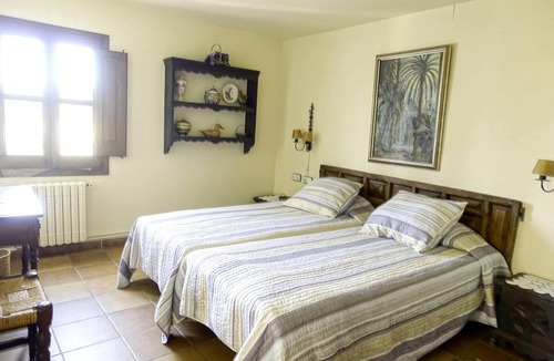 Sant Pere de Ribes Apartment | Homerez - Appartement 5 km away from the beach for 6 ppl. with shared pool