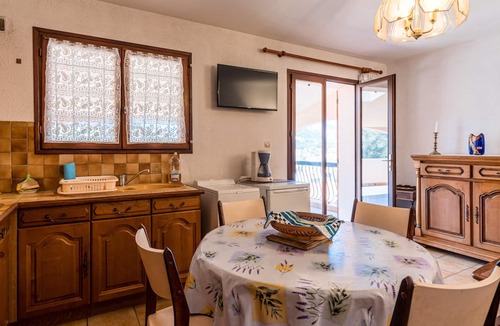 Banyuls-sur-Mer Apartment | Homerez - Appartement 700 m away from the beach for 4 ppl. with shared pool