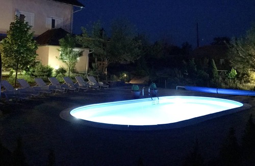 Rakovica Apartment | Homerez - Appartement 15 km away from the slopes for 2 ppl. with shared pool