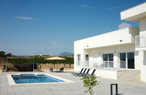 Abanilla Apartment | Homerez - Appartement for 4 ppl. with shared pool and terrace at Macisvenda
