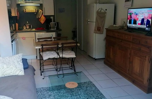 Saint-Mamet Apartment | Homerez - Appartement for 4 ppl. with terrace and balcony at Saint-Mamet