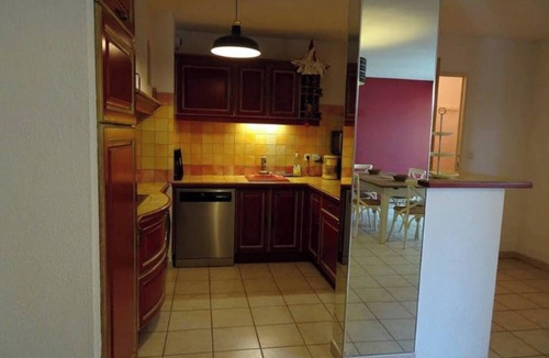 Aigues-Mortes Apartment | Homerez - Apt. Aigues-Mortes, pool.