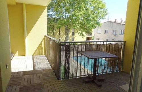 Aigues-Mortes Apartment | Homerez - Apt. Aigues-Mortes, pool.