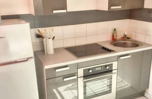 Carcassonne Apartment | Homerez - Apt Carcassonne with terrace