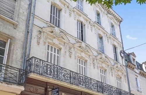 Saumur Apartment | Homerez - Apt. central Saumur, city view
