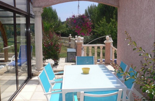 Beziers Apartment | Homerez - Apt in Béziers - Shared Pool
