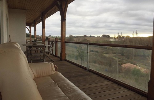 Catonvielle Apartment | Homerez - Apt in Catonvielle w/pool