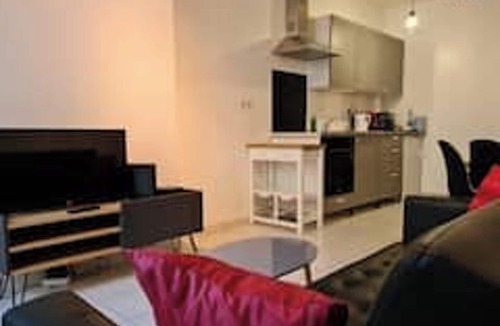 Beaugency Apartment | Homerez - Apt in historic Beaugency