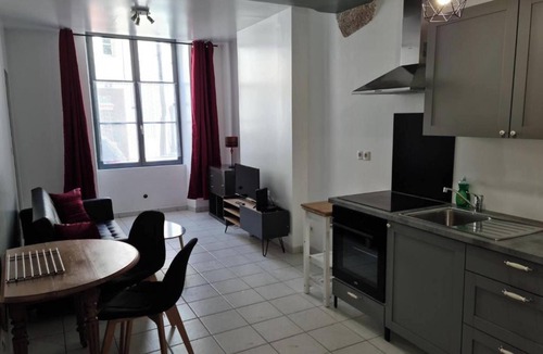 Beaugency Apartment | Homerez - Apt in historic Beaugency