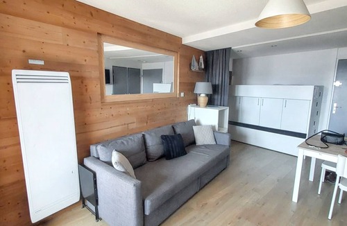 Eclose-Ouest Apartment | Homerez - Apt in L'Alpe d'Huez