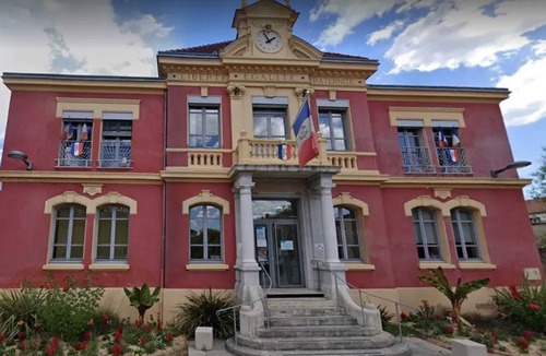 Pierre-Benite Apartment | Homerez - Apt. in Pierre-Bénite