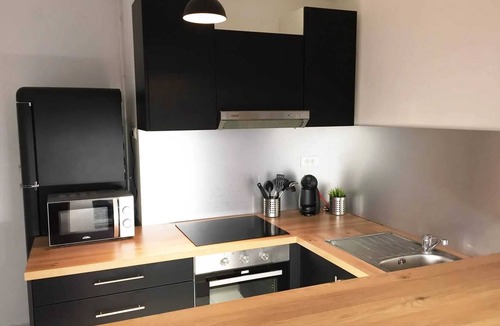 Saint-Martin-du-Littoral Apartment | Homerez - Apt Le Havre, city centre