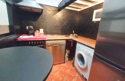 Logrono Historic Centre Apartment | Homerez - Apt Logroño - balcny