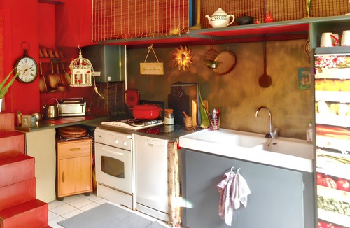 Gares Apartment | Homerez - Apt Montpellier, garden