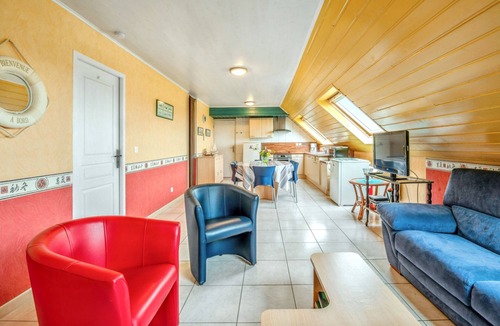 Saint-Pol-de-Leon Apartment | Homerez - Apt St-Pol-de-Léon sea view