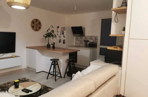 Viroflay Apartment | Homerez - Apt Viroflay park. ter.