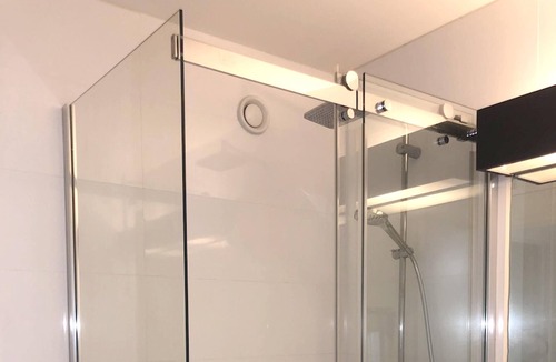 Issy-les-Moulineaux Apartment | Homerez - Beautiful apartement for 2 ppl. with terrace at Issy-les-Moulineaux
