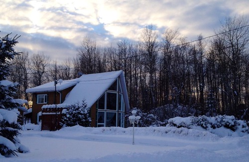 Mashteuiatsh Ski Chalet | Homerez - Beautiful chalet for 6 ppl. with jacuzzi at Mashteuiatsh