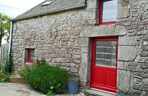 Questembert House | Homerez - Beautiful house for 4 ppl. with terrace at Questembert