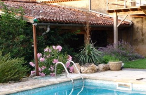 Massaguel House | Homerez - Beautiful house for 5 ppl. with shared pool and garden at Massaguel