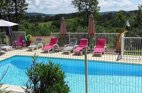 Cardet House | Homerez - Beautiful house for 4 ppl. with shared pool and terrace at Cardet