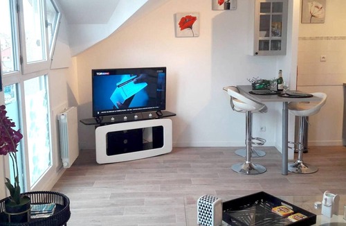 Petit Margny Apartment | Homerez - Beautiful studio for 2 ppl. at Compiègne