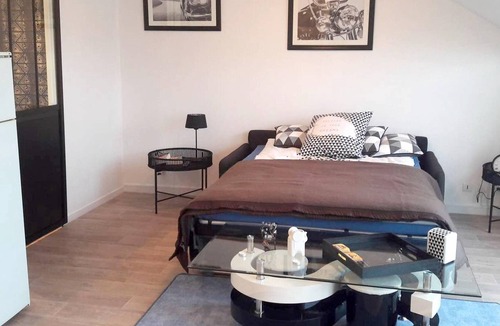 Petit Margny Apartment | Homerez - Beautiful studio for 2 ppl. at Compiègne