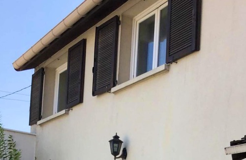 Villejuif Apartment | Homerez - Beautiful studio for 3 ppl. with terrace at Villejuif