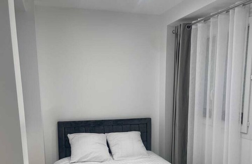 Malakoff Apartment | Homerez - Beautiful studio for 2 ppl. at Malakoff