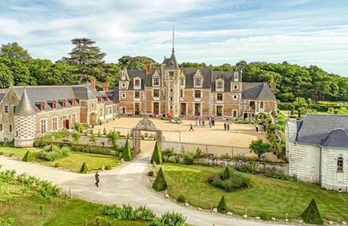 Vernou-sur-Brenne Apartment | Homerez - Big appartement for 15 ppl. with shared pool at Vernou-sur-Brenne