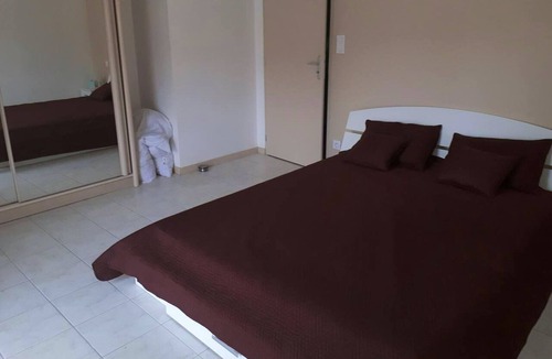 Montpezat-de-Quercy Villa | Homerez - Big villa for 14 ppl. with swimming-pool at Montpezat-de-Quercy